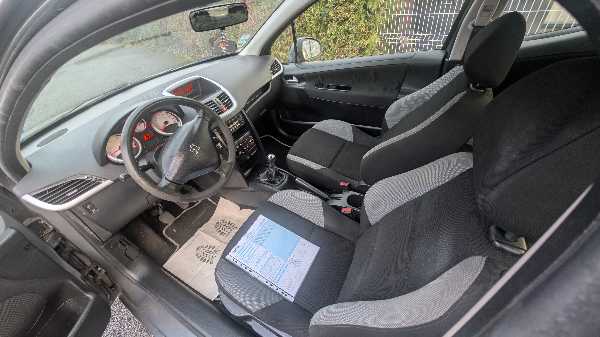 Peugeot 207 (2) 1.4 VTI 95 URBAN MOVE 3P