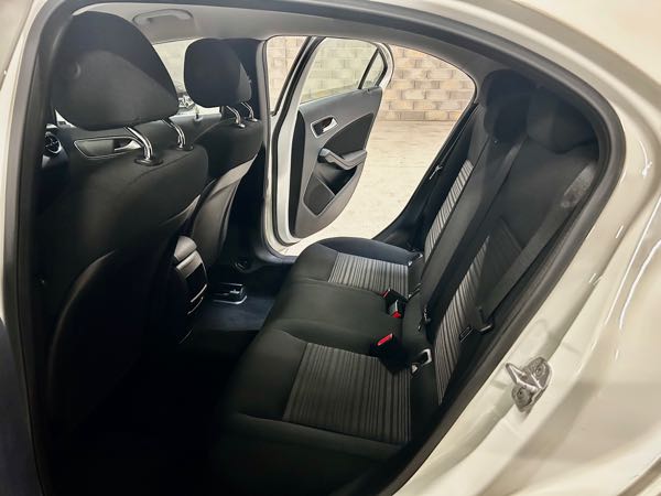 Mercedes-Benz Classe A III (2) 180 D INTUITION