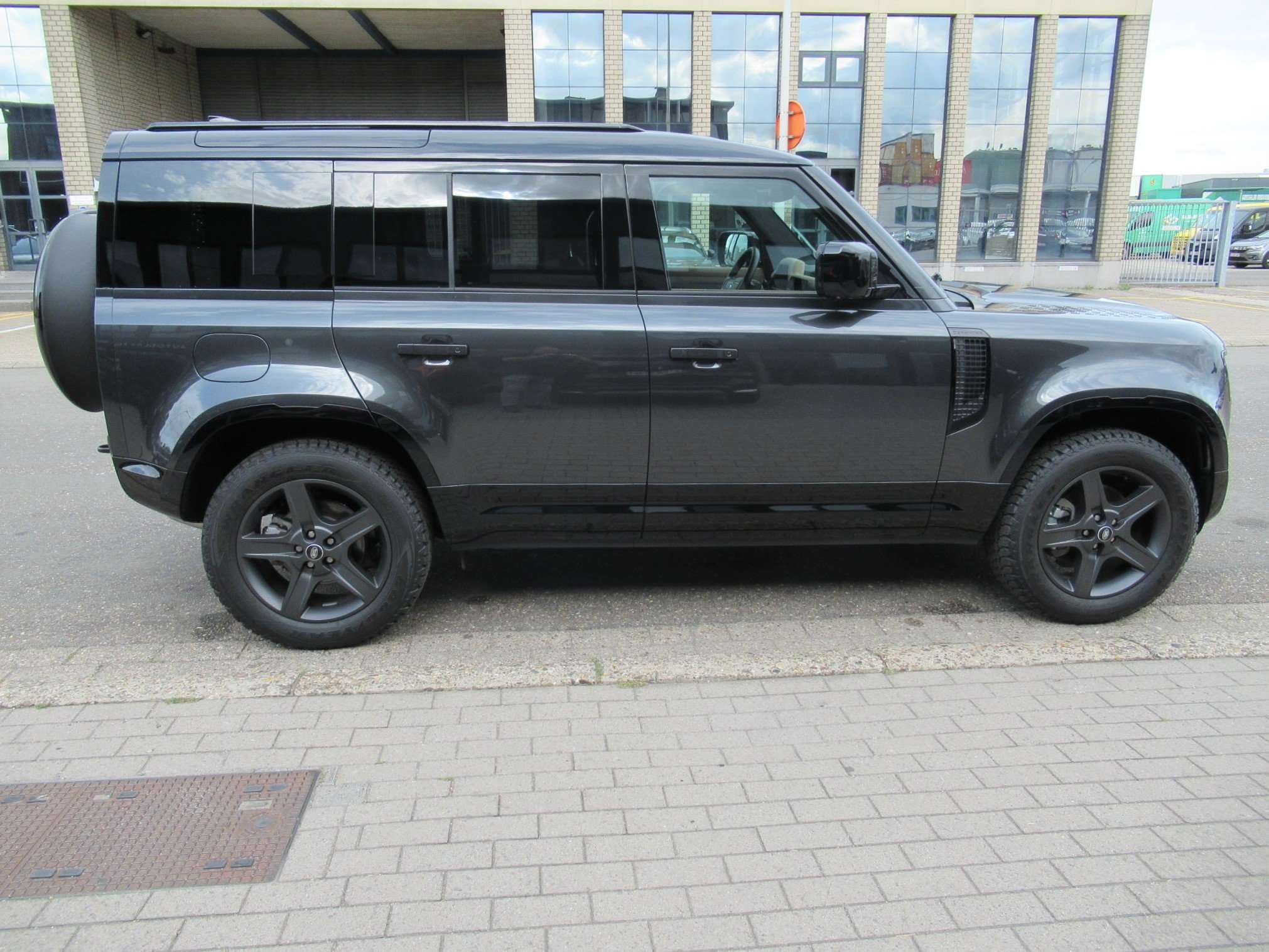 Land Rover Defender 110 D250 AWD X-Dynamic HSE/ACC/Leder/Pano/Meridian