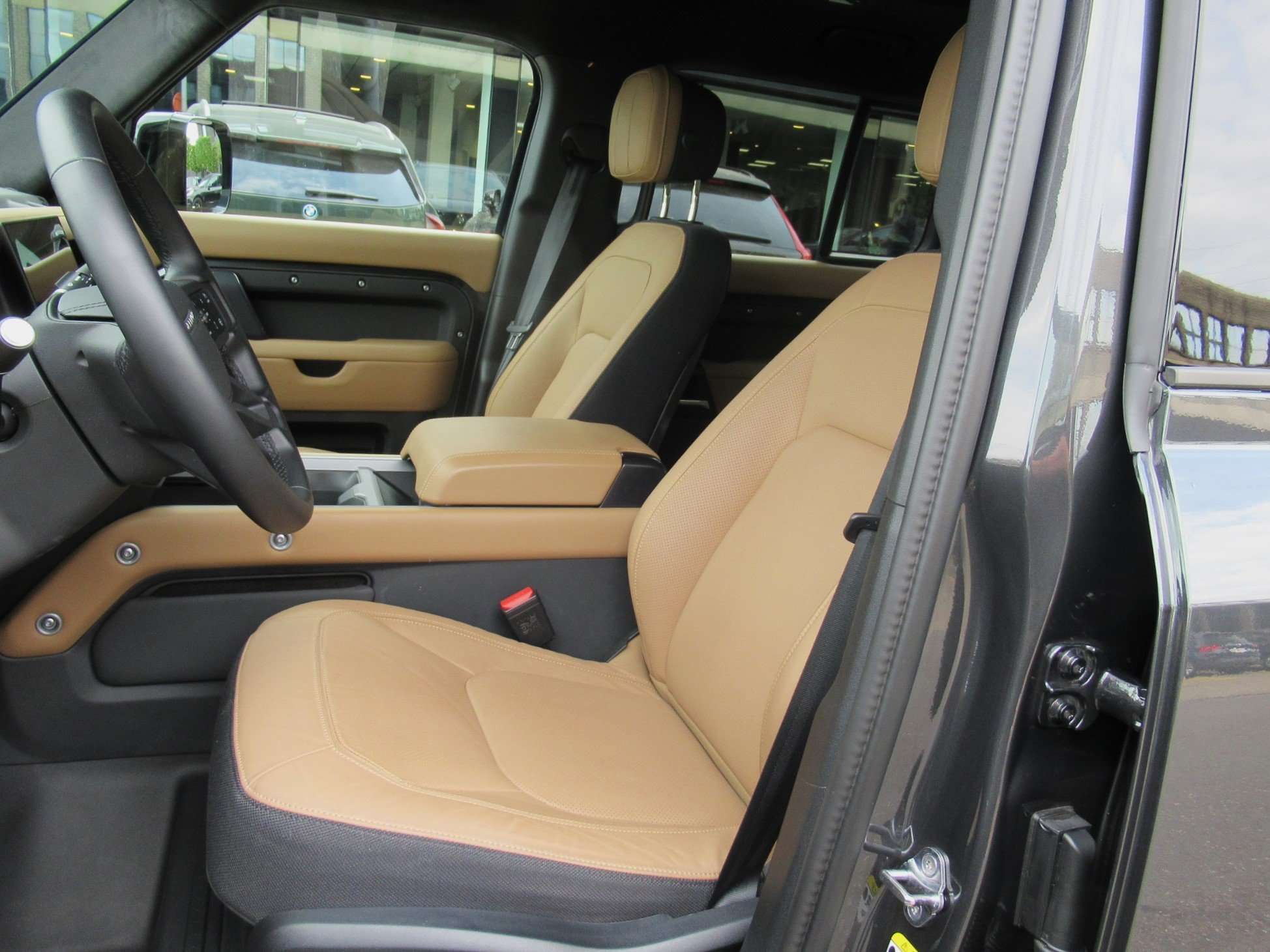 Land Rover Defender 110 D250 AWD X-Dynamic HSE/ACC/Leder/Pano/Meridian