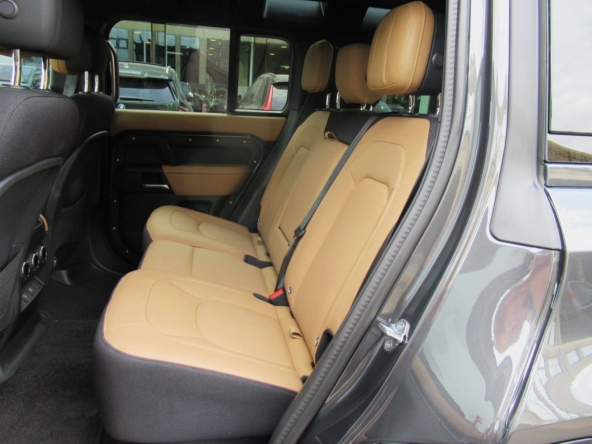 Land Rover Defender 110 D250 AWD X-Dynamic HSE/ACC/Leder/Pano/Meridian