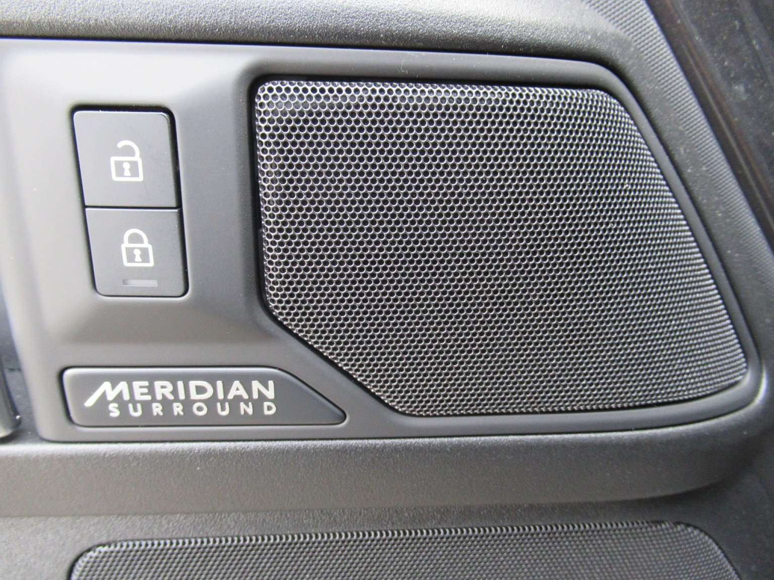 Land Rover Defender 110 D250 AWD X-Dynamic HSE/ACC/Leder/Pano/Meridian
