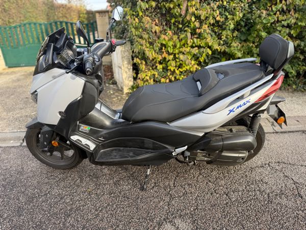 YAMAHA X-MAX TECH MAX