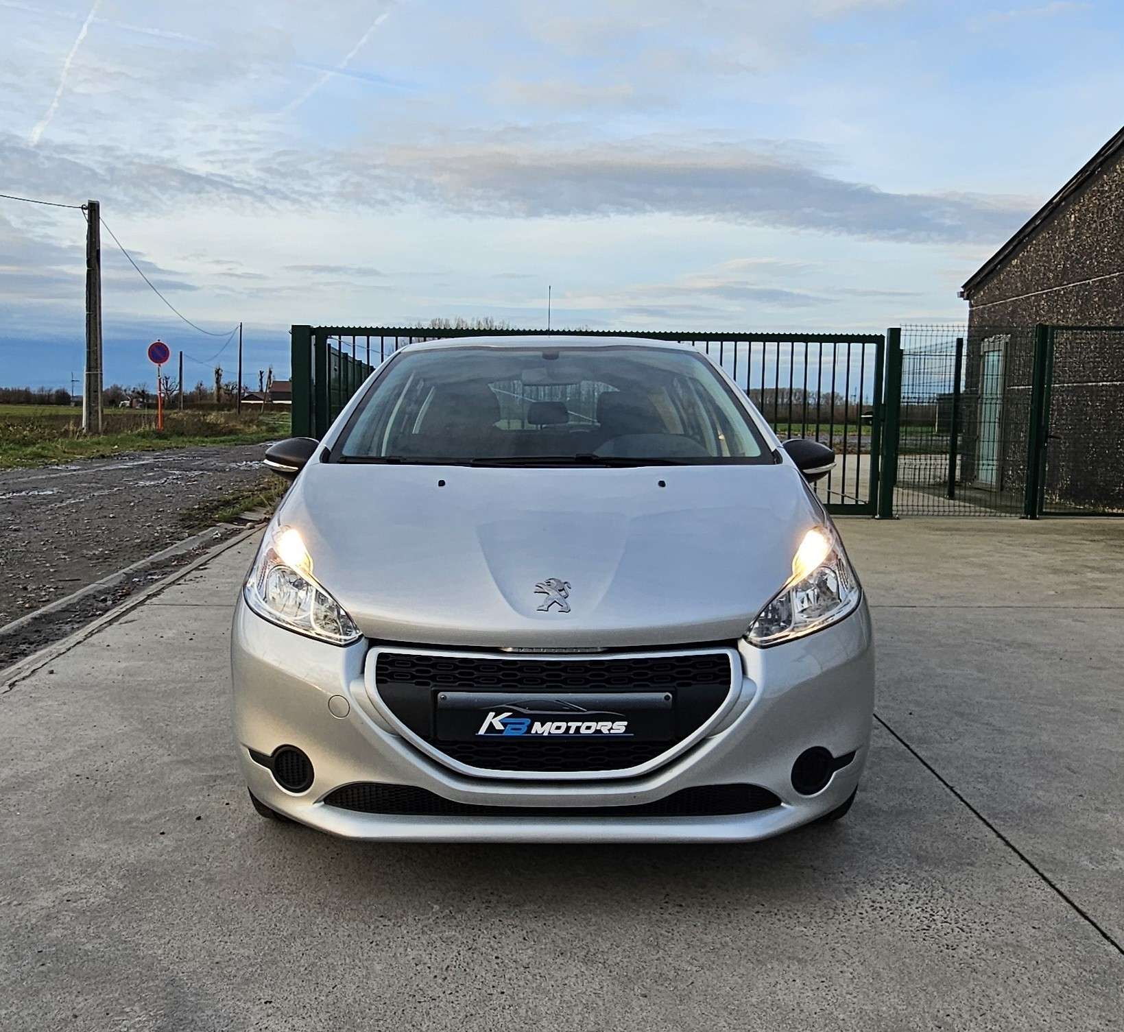 Peugeot 208 208 1.0i - Garantie 12 mois