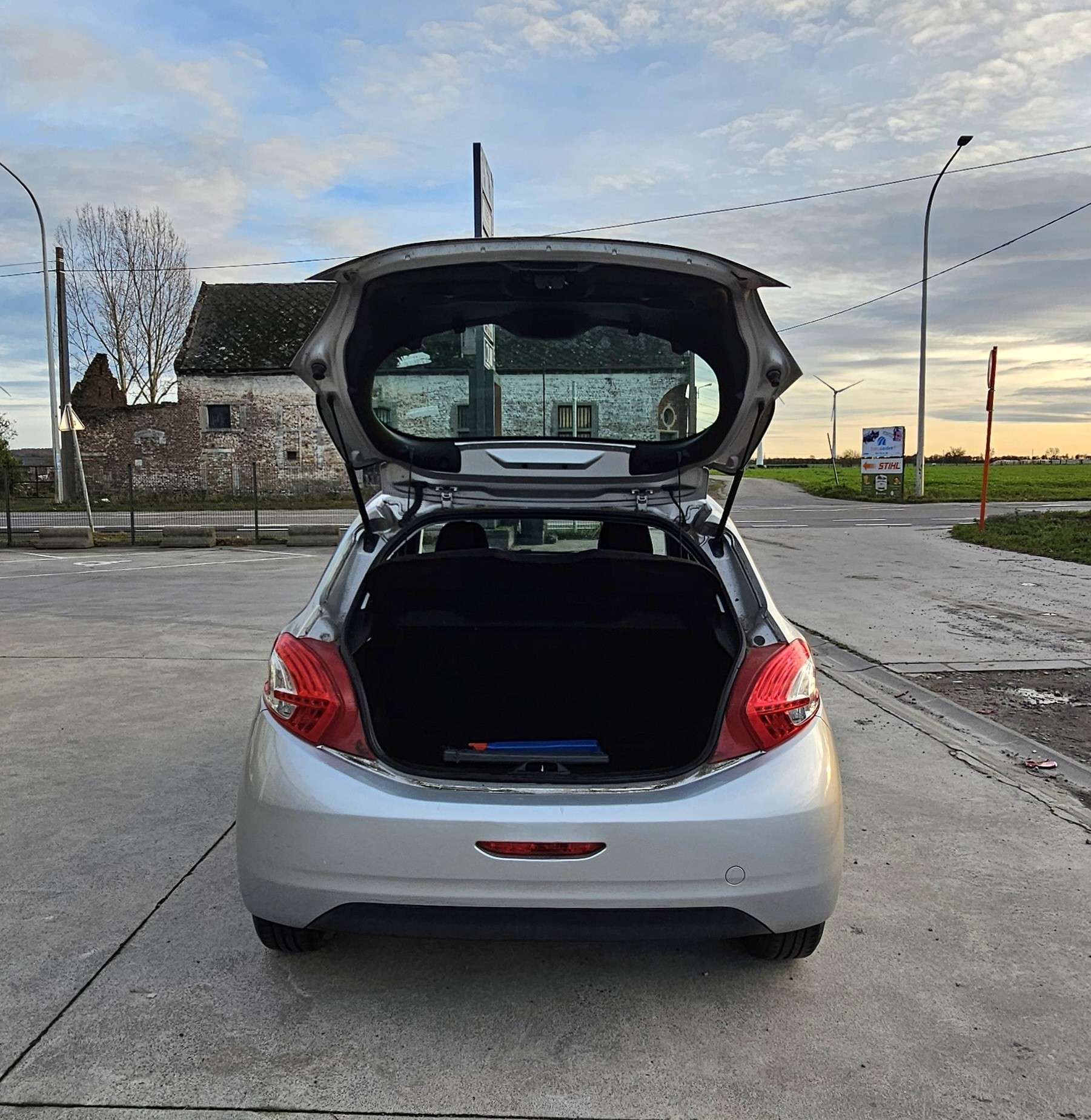 Peugeot 208 208 1.0i - Garantie 12 mois