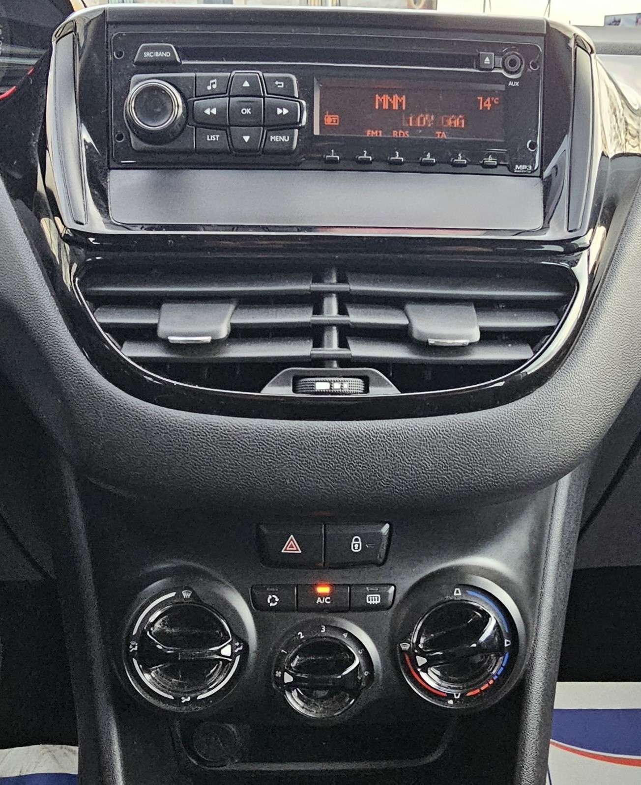 Peugeot 208 208 1.0i - Garantie 12 mois