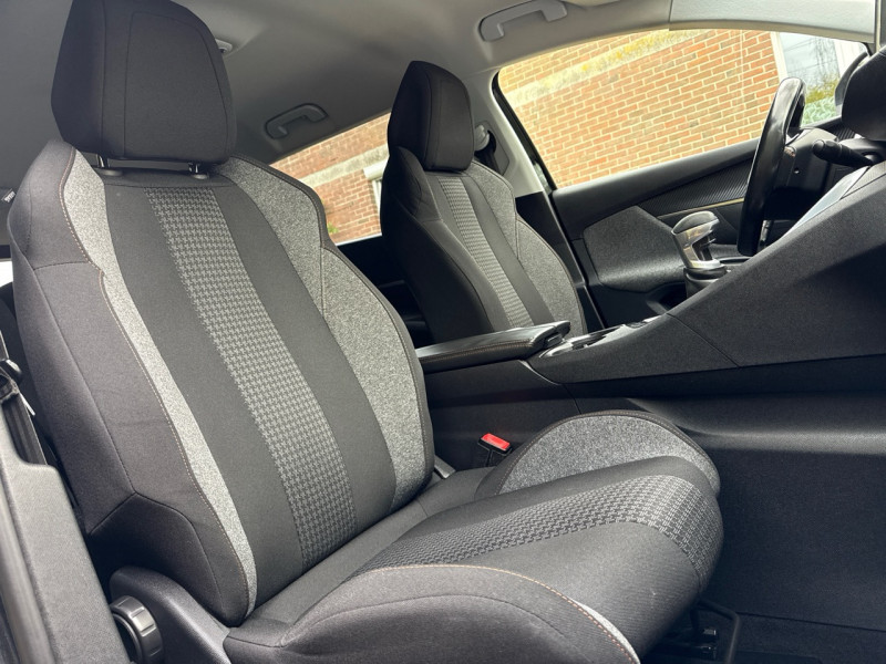 Peugeot 5008 1.6 HDI 115CH ACTIVE BUSINESS 7 PLACES * GPS * CAMERA * LED