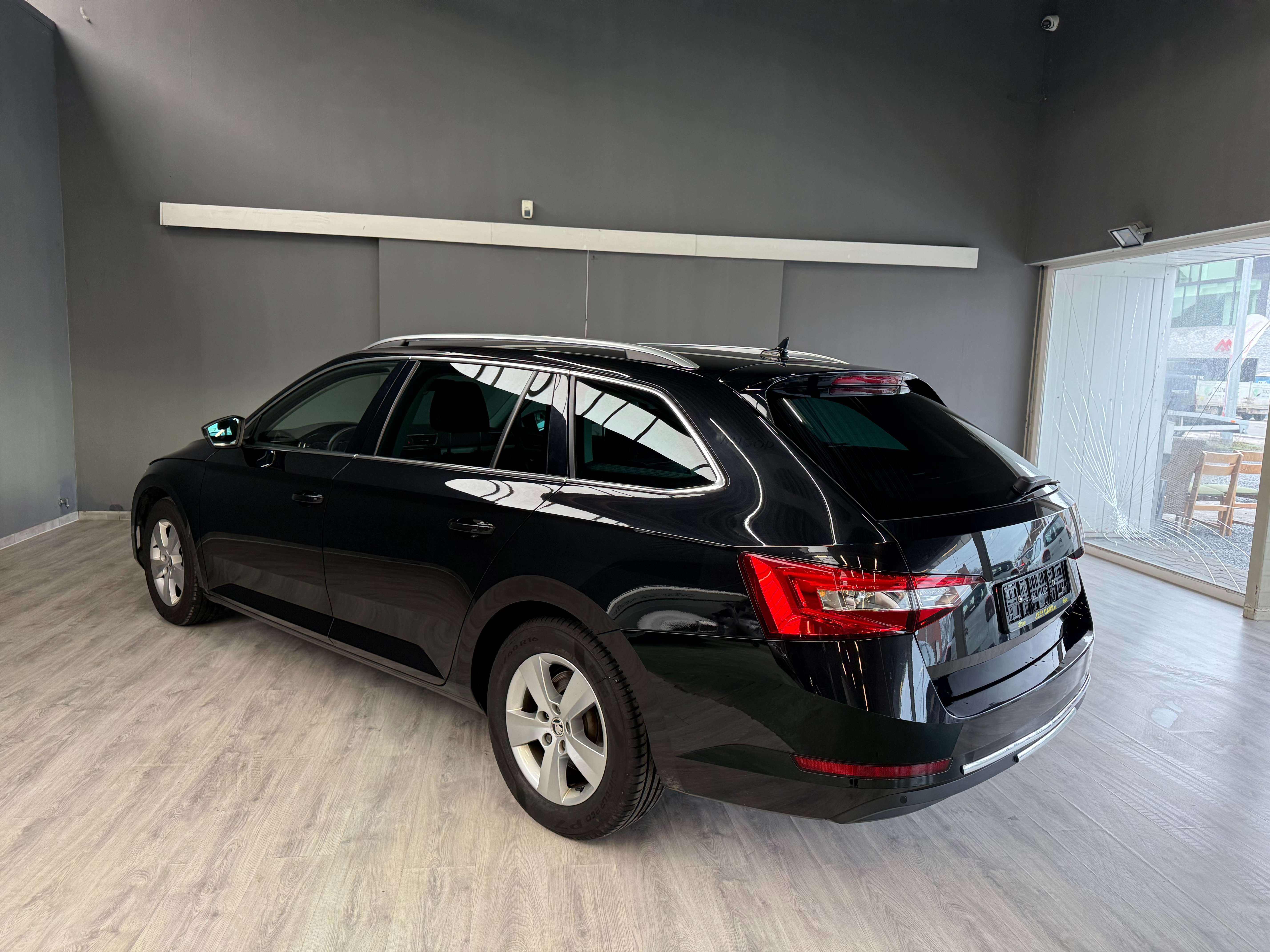 Skoda Superb Superb Combi 1.5 TSI Bussiness Edition