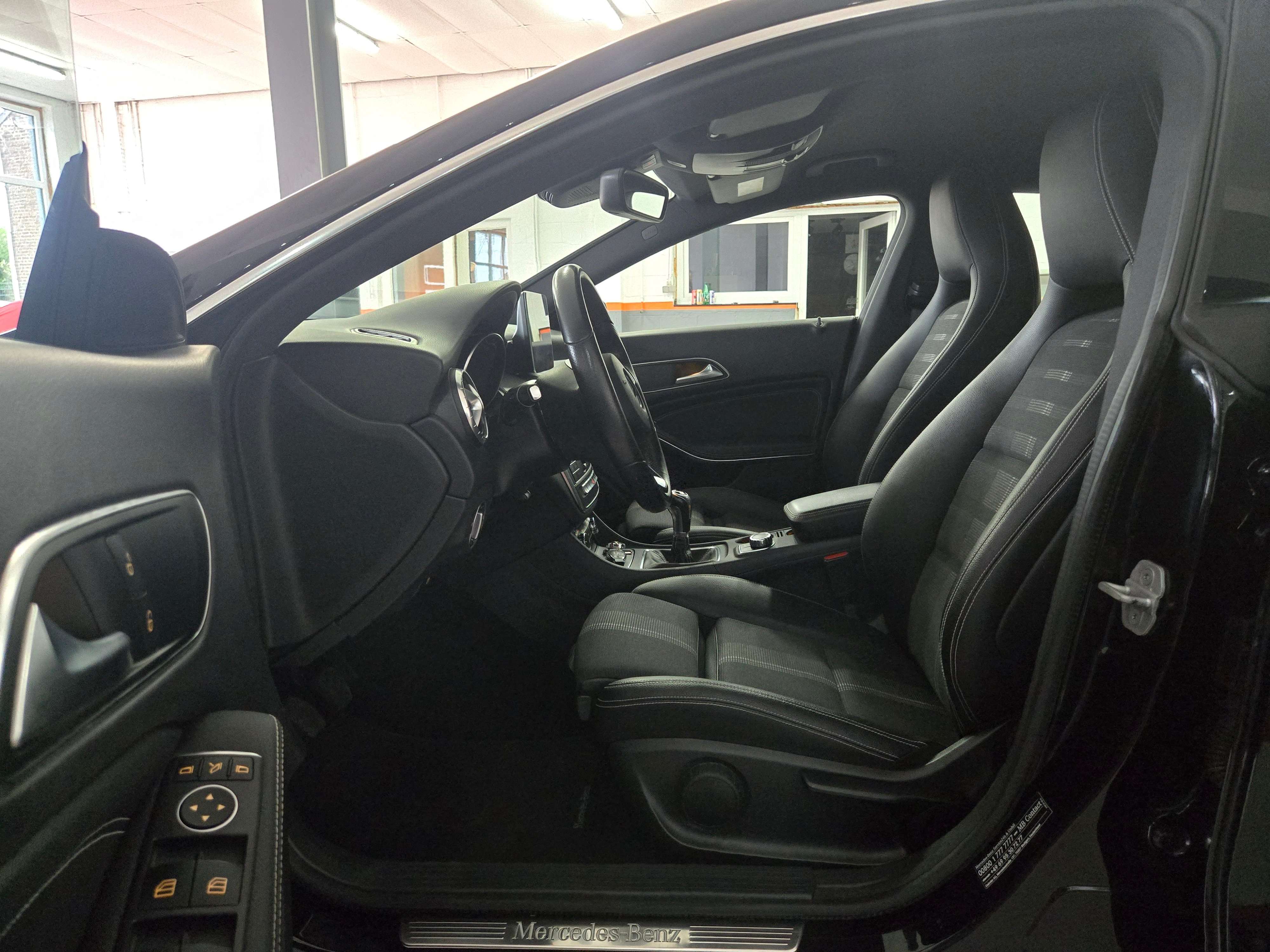 Mercedes-Benz CLA 180 CLA 180**NEUVE**4PNEUS NEUF**GARANTIE**
