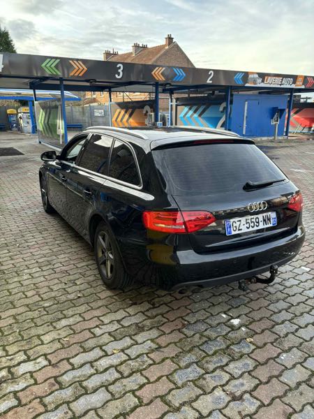 Audi A4 IV (2) AVANT 2.0 TDI 143 S LINE MULTITRONIC