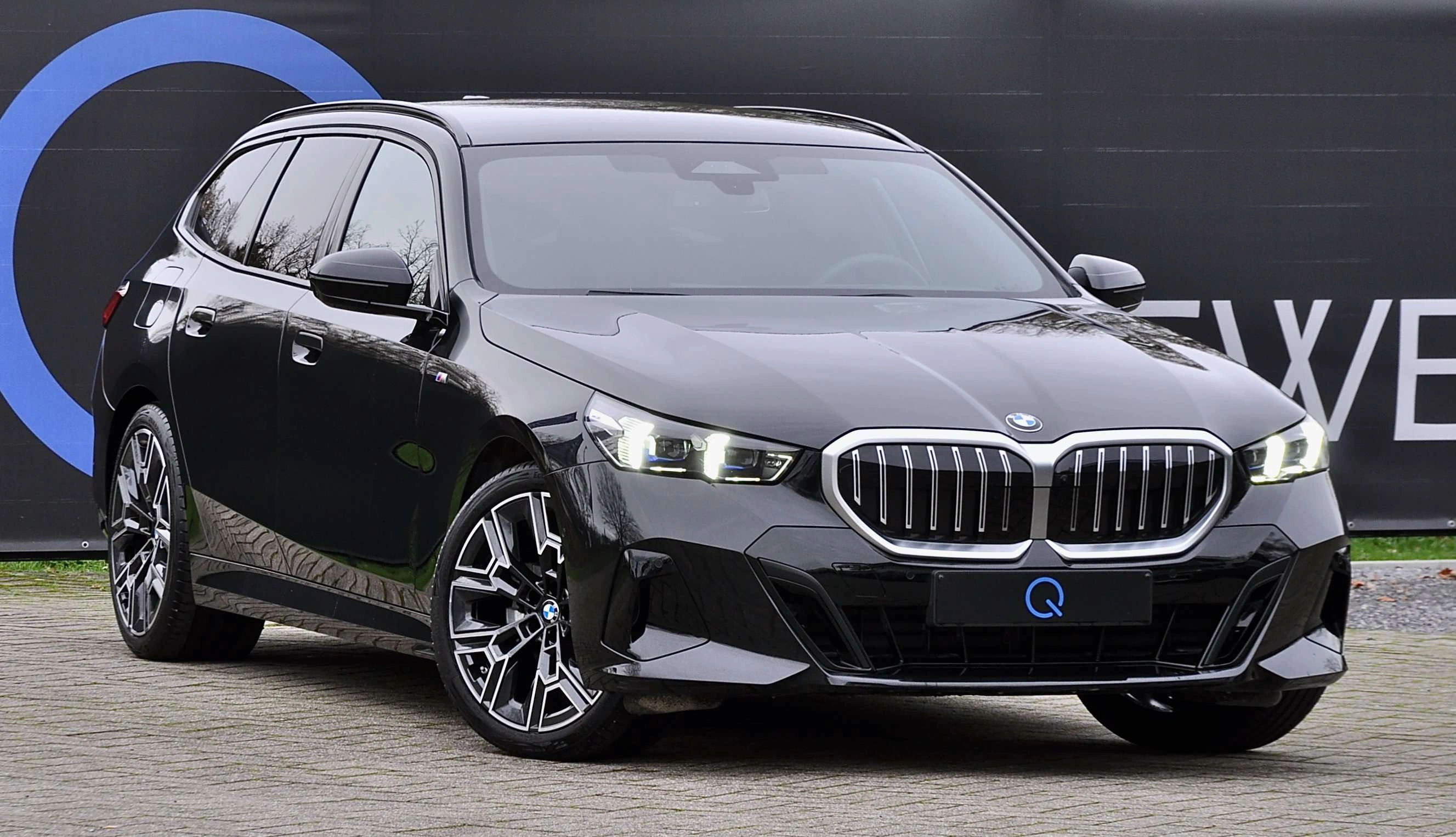 BMW 520 TOURING MPACK 360° CAM HEADUP CARPLAY SFEER ACC