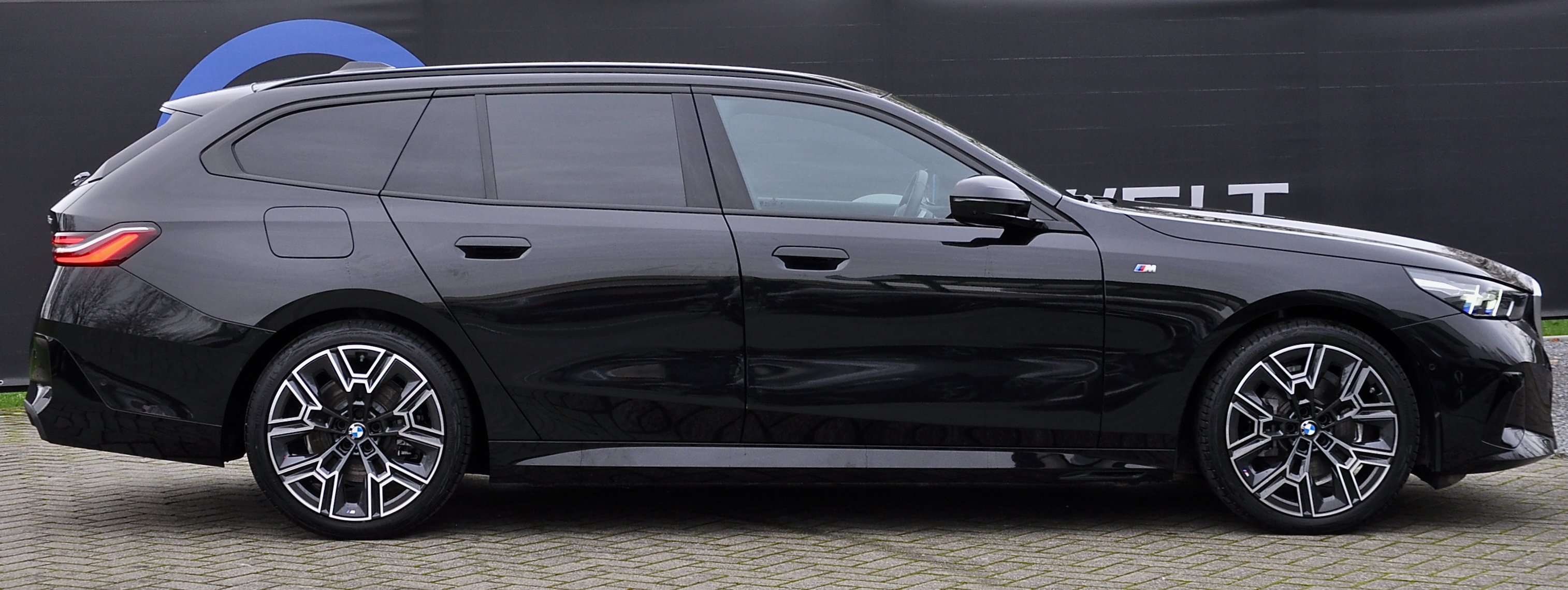 BMW 520 TOURING MPACK 360° CAM HEADUP CARPLAY SFEER ACC