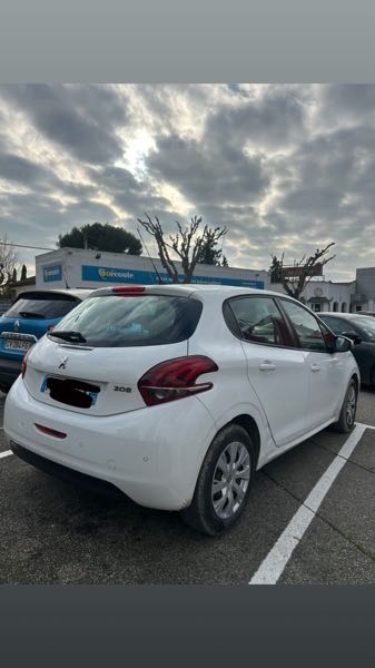 Peugeot 208 (2) 1.2 PURETECH 82 ALLURE 5P