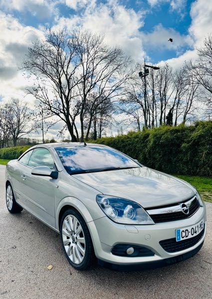 Opel Astra III TWINTOP 1.9 CDTI 150 FAP COSMO