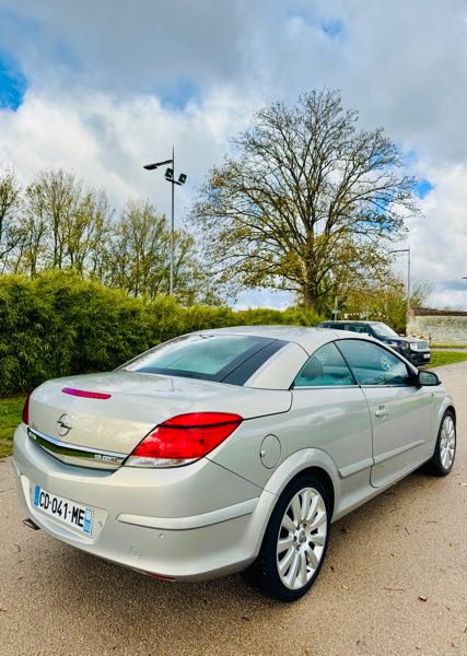 Opel Astra III TWINTOP 1.9 CDTI 150 FAP COSMO