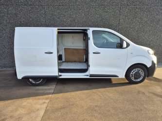 Peugeot Expert // GPS // ATTELAGE // CARPLAY // REGULATEUR //