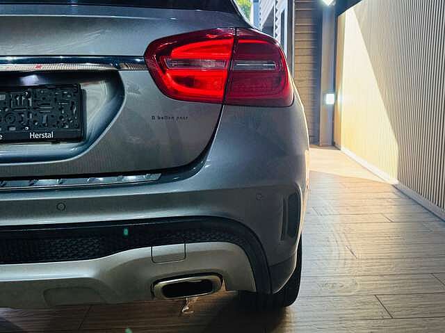 Mercedes-Benz GLA 180 * PACK AMG * GARANTIE 12 MOIS * 1ER PROP *