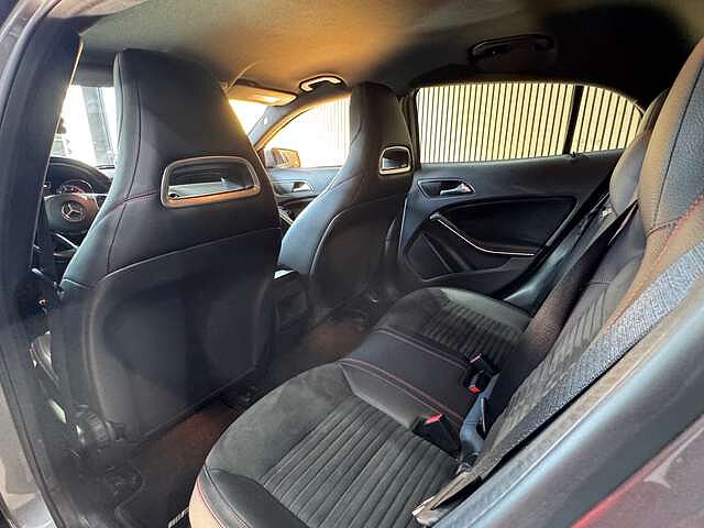 Mercedes-Benz GLA 180 * PACK AMG * GARANTIE 12 MOIS * 1ER PROP *