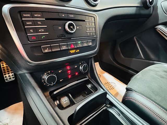 Mercedes-Benz GLA 180 * PACK AMG * GARANTIE 12 MOIS * 1ER PROP *
