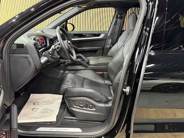 Porsche Cayenne E-Hybrid 3.0 Turbo V6 (346 kW) * FULL OPTIONS *