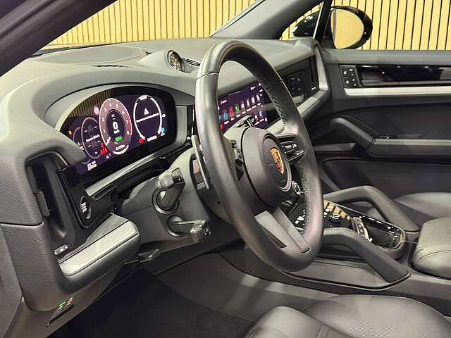 Porsche Cayenne E-Hybrid 3.0 Turbo V6 (346 kW) * FULL OPTIONS *