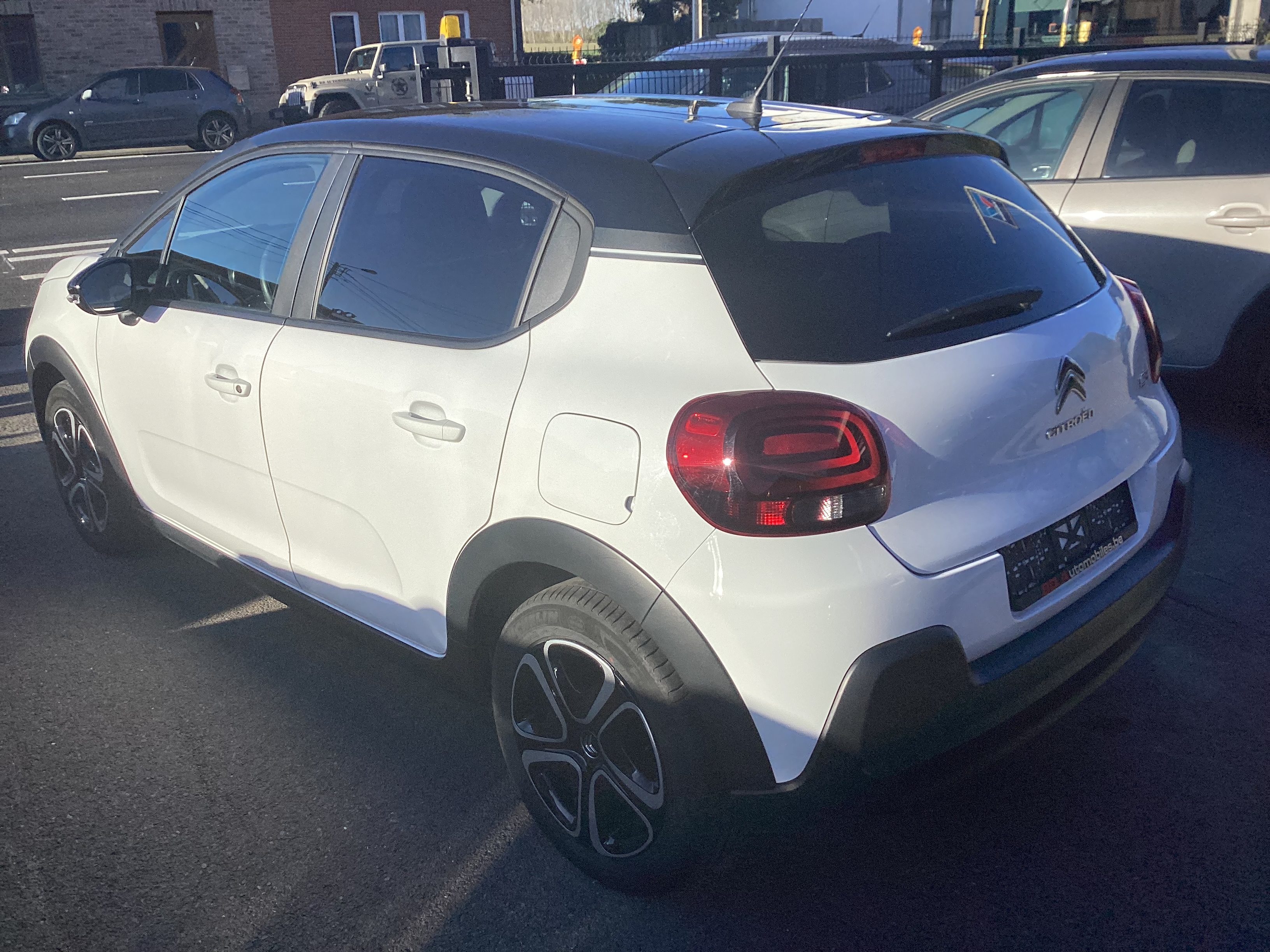 Citroen C3 III (2) 1.2 business GPS 37450km