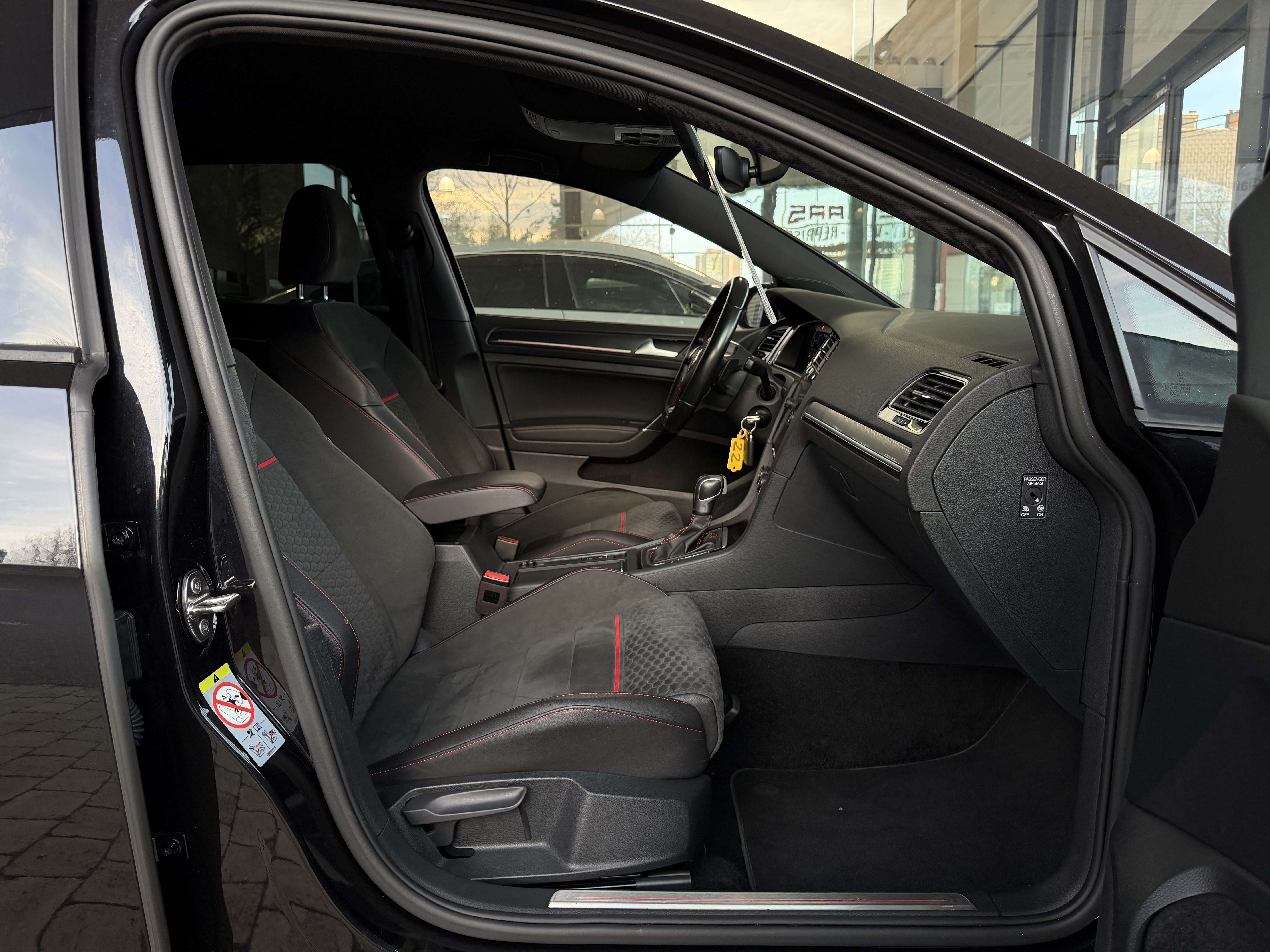 Volkswagen Golf GTI 7.5 Performance COCKPIT-GPS-SIEGES TCR-BIXENON...