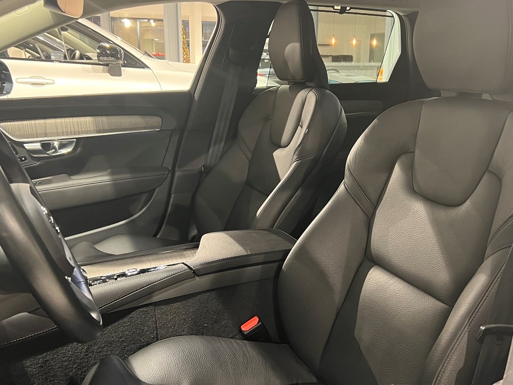 Volvo V90 II (2) B4 197 INSCRIPTION GEARTRONIC 8