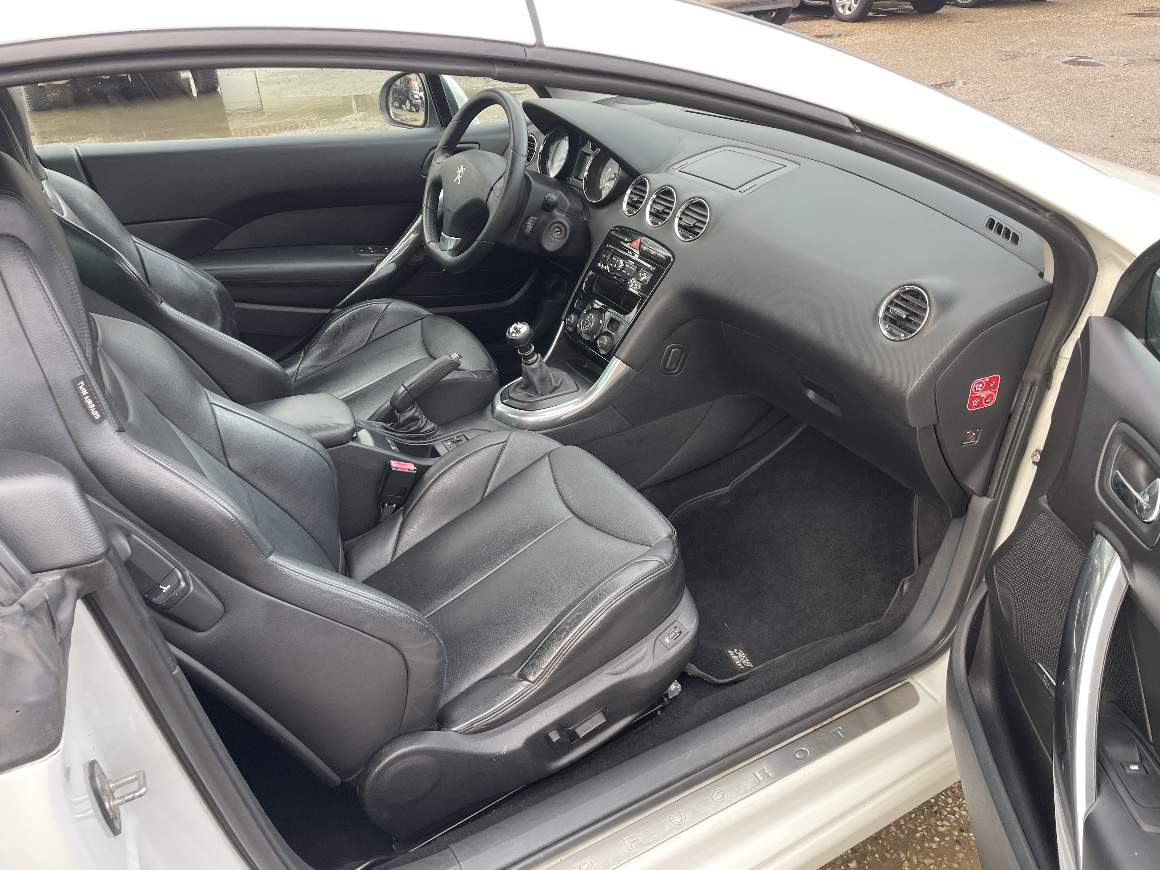 Peugeot 308 (2) CC 2.0 HDI 163 FAP FELINE