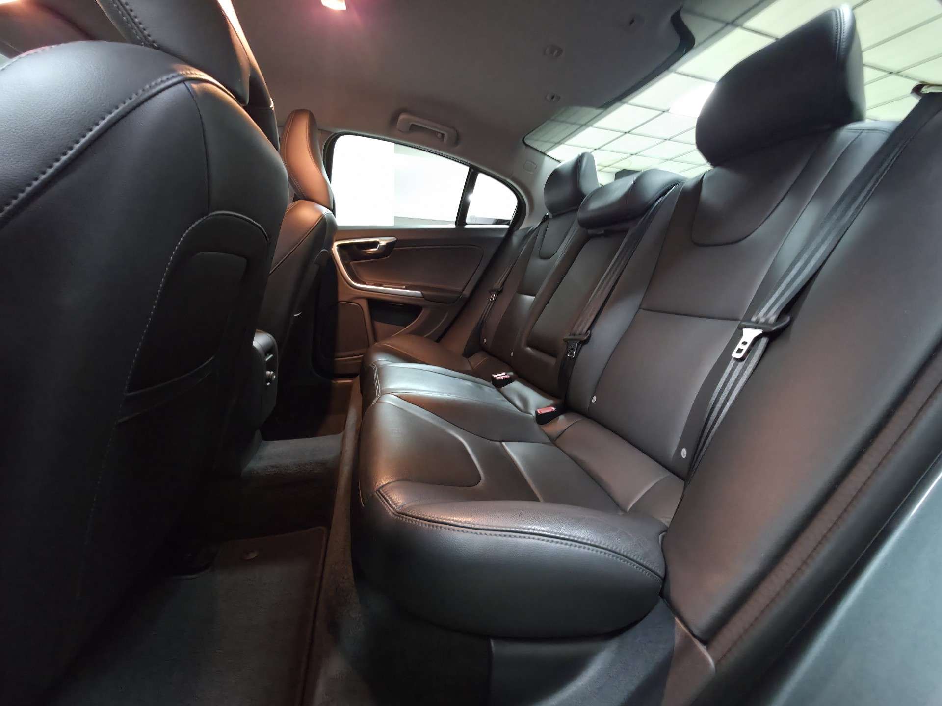 Volvo S60 2.0 D2 B AUTO/CAPTEUR/CRUISE/CUIR/GARANTIE 1 AN
