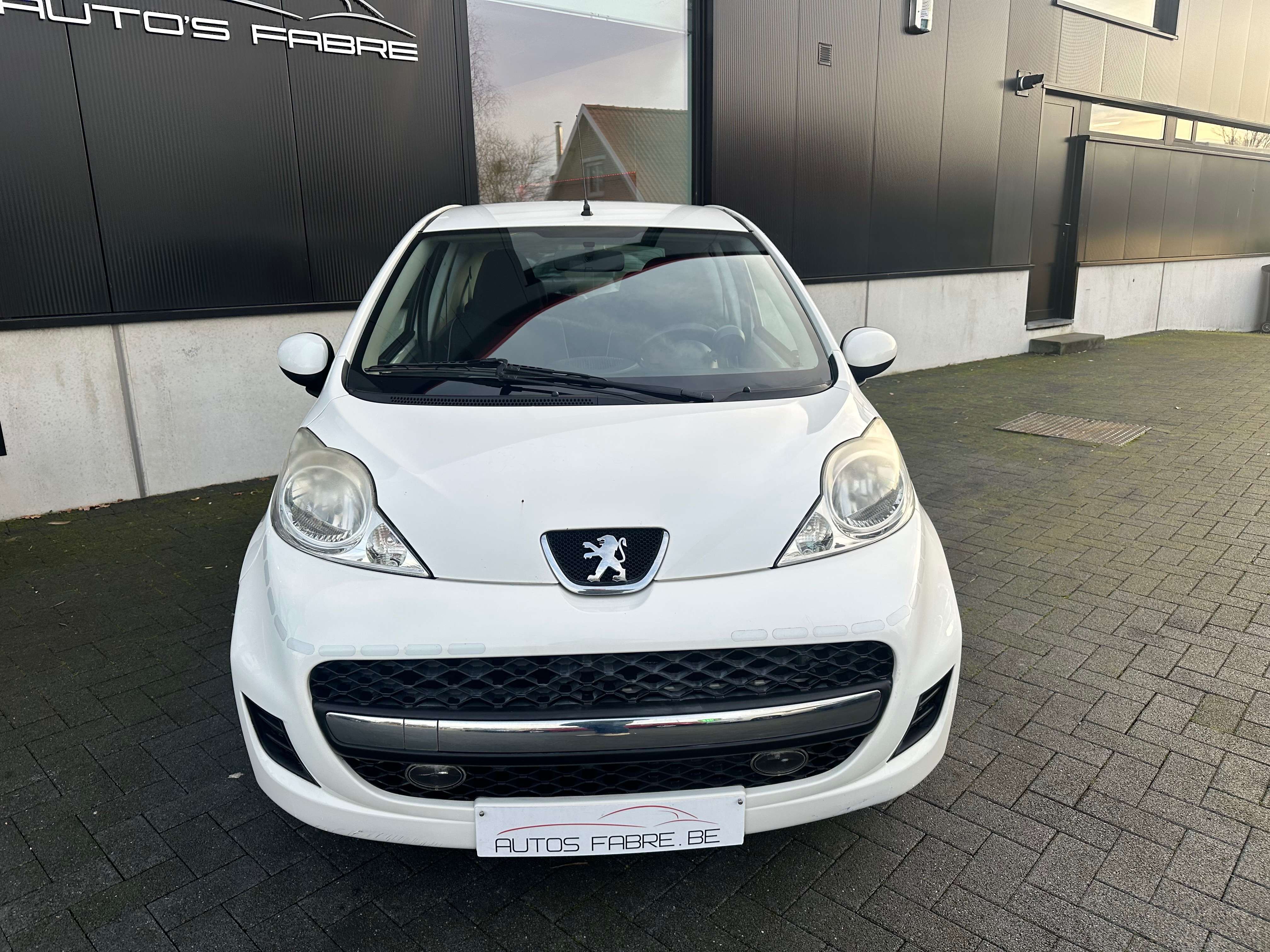 Peugeot 107 10i Benzine  70 Urban 1 ste eigenaar 99000km