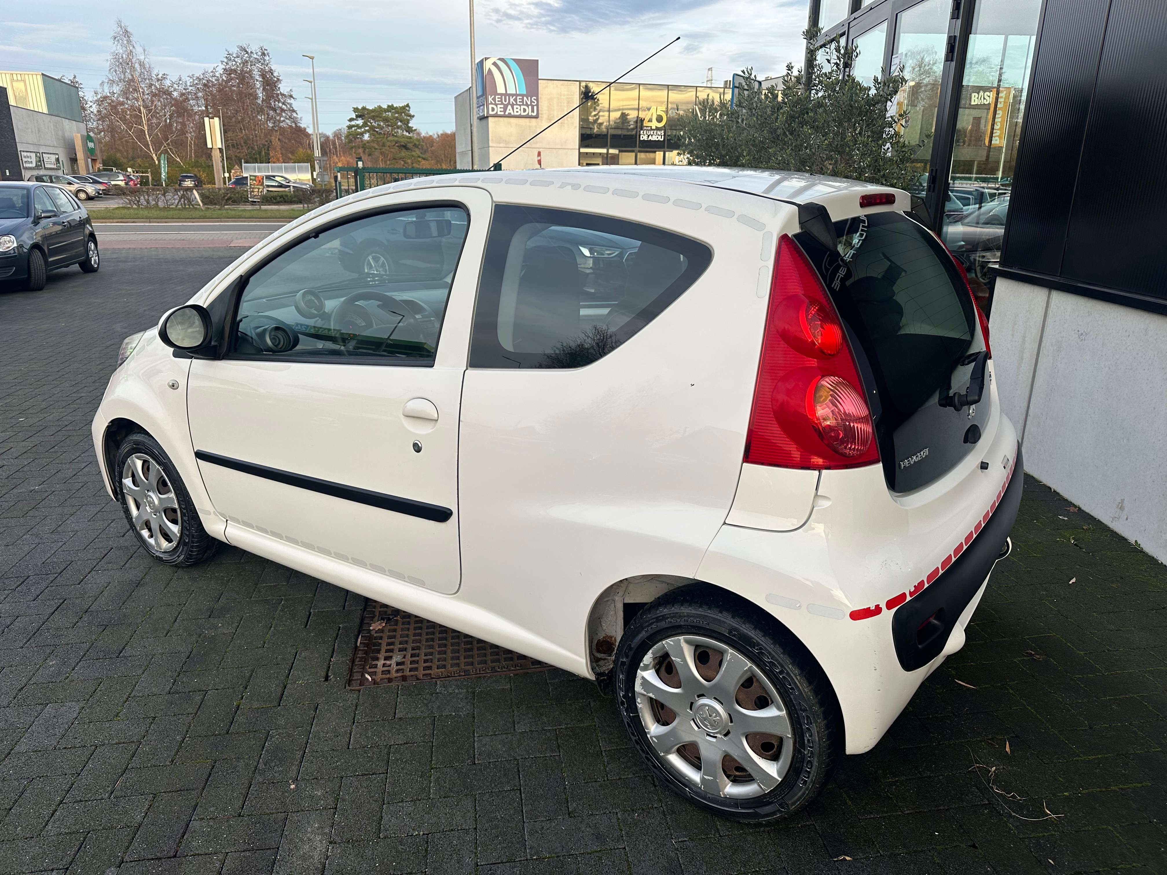 Peugeot 107 10i Benzine  70 Urban 1 ste eigenaar 99000km