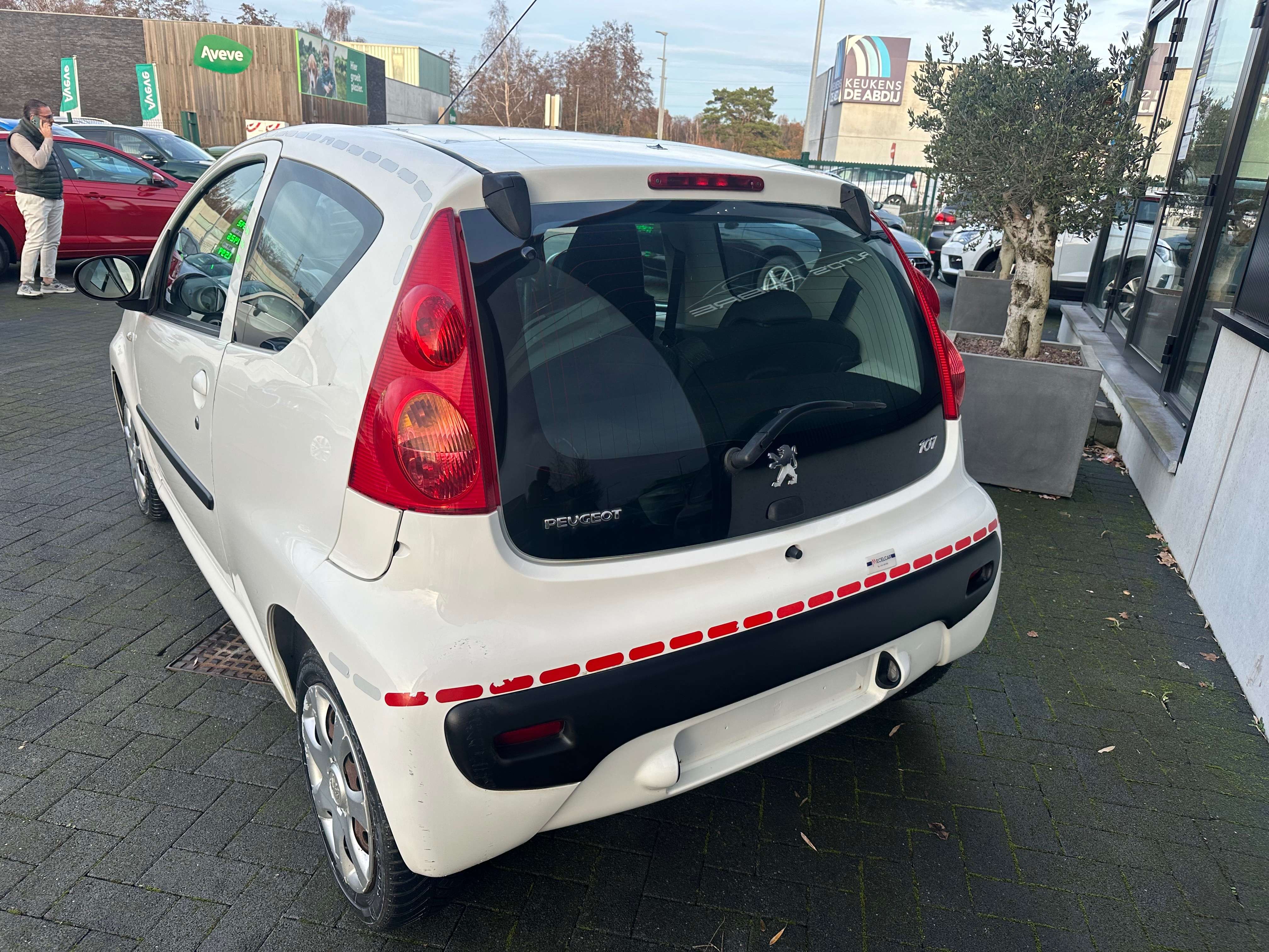 Peugeot 107 10i Benzine  70 Urban 1 ste eigenaar 99000km