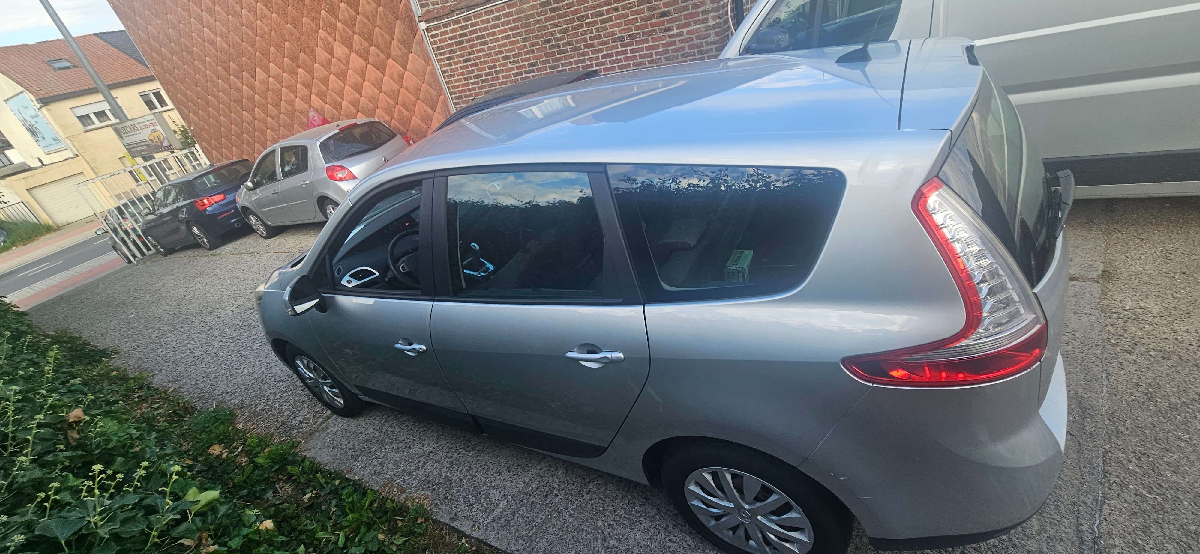Renault Scenic Scenic dCi 110 EDC Dynamique