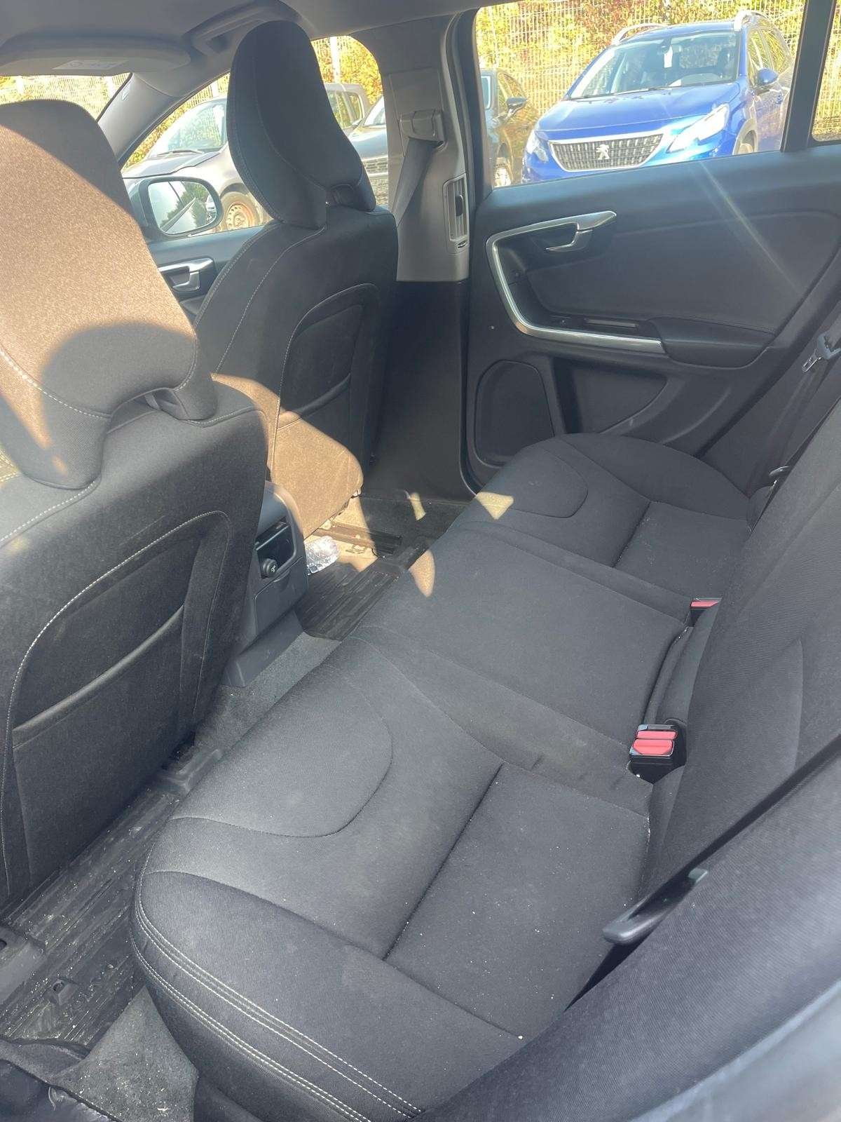 Volvo V60 D2 120 ch Stop&Start Geartronic 6 Kinetic Business