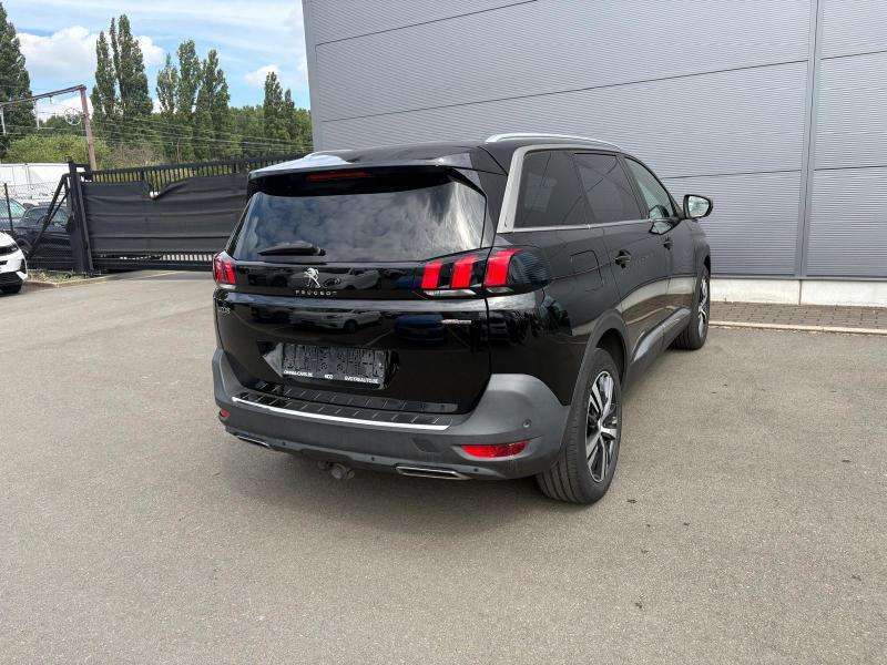 Peugeot 5008 1