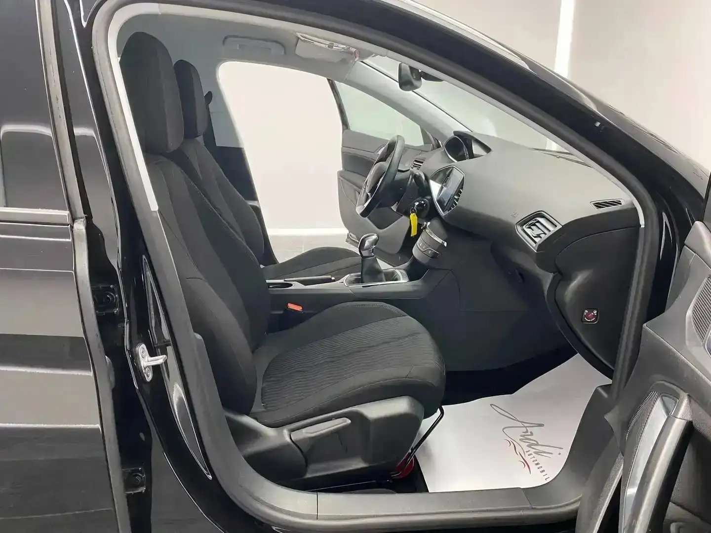 Peugeot 308 1.2i *CRUISE CONTROL*AIRCO*GPS*1ER PROP*GARANTIE*