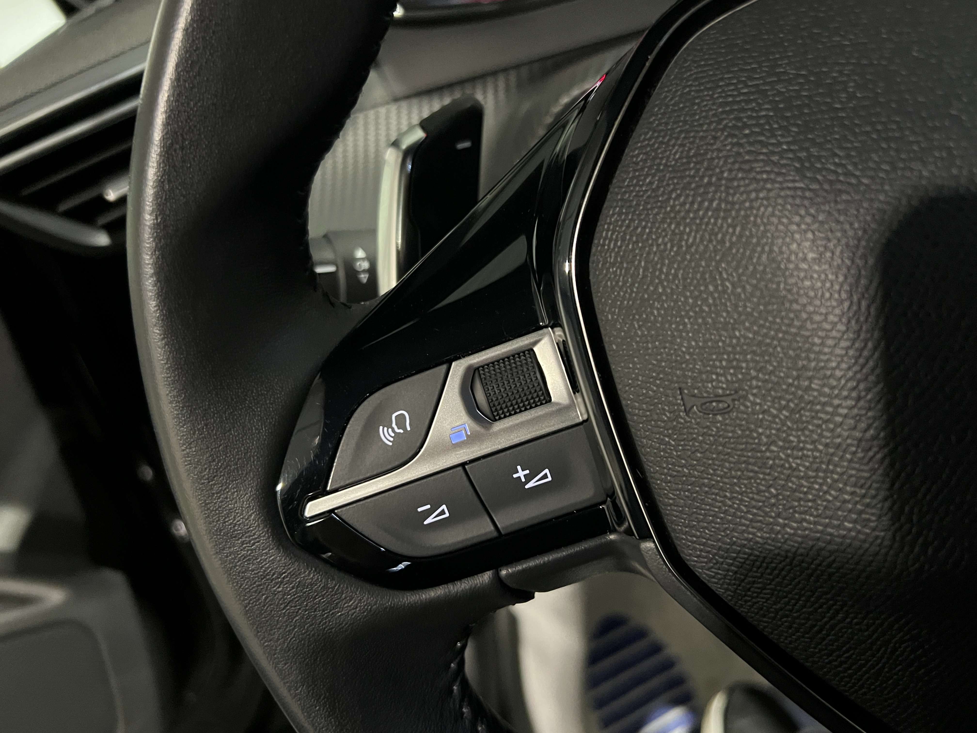 Peugeot 2008 1.5 BlueHDi Active/GPS/CARPLAY/CLIM AUTO/LED/