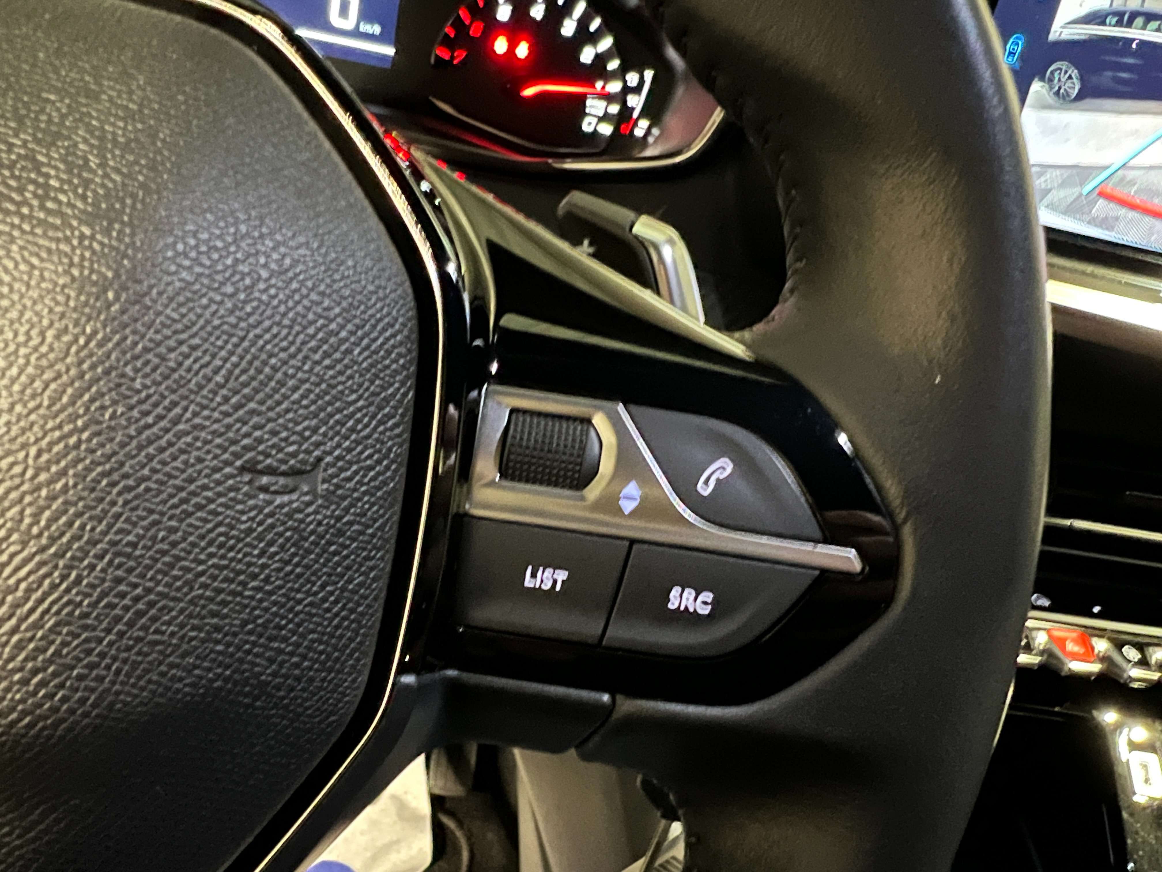 Peugeot 2008 1.5 BlueHDi Active/GPS/CARPLAY/CLIM AUTO/LED/