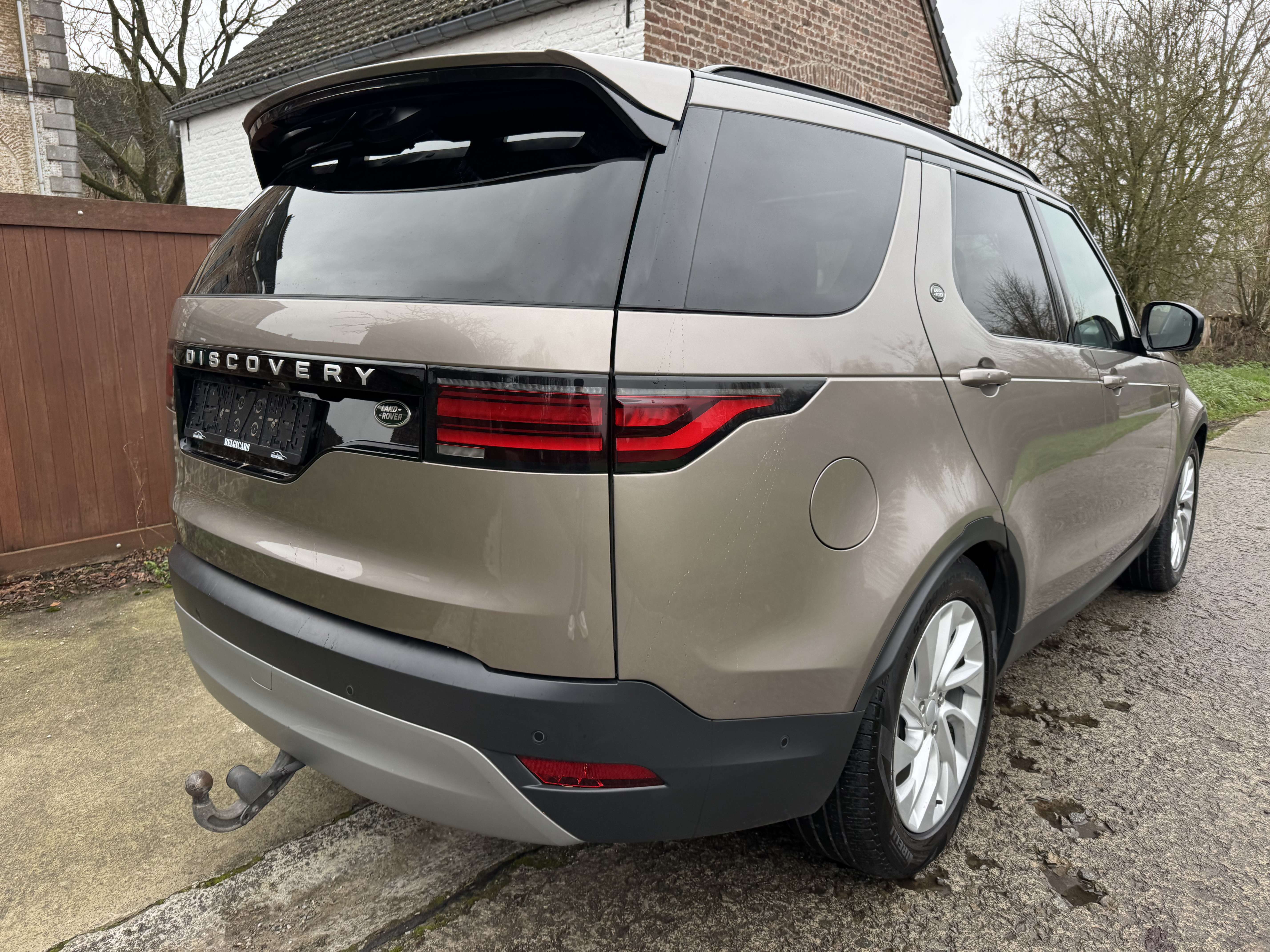 Land Rover Discovery 3.0 D || PANO || CAM || GARANTIE 2027 || ATELAGE