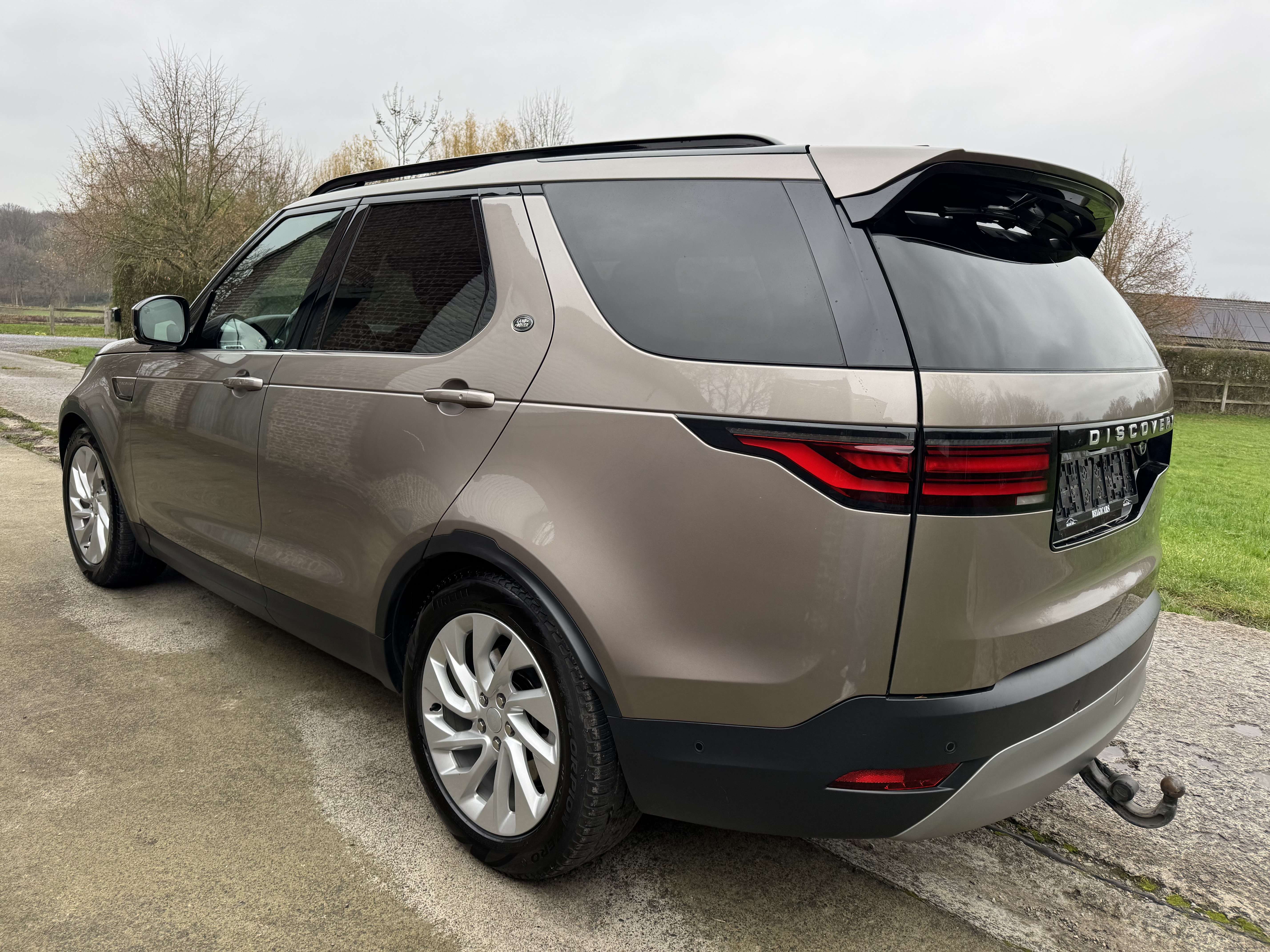 Land Rover Discovery 3.0 D || PANO || CAM || GARANTIE 2027 || ATELAGE