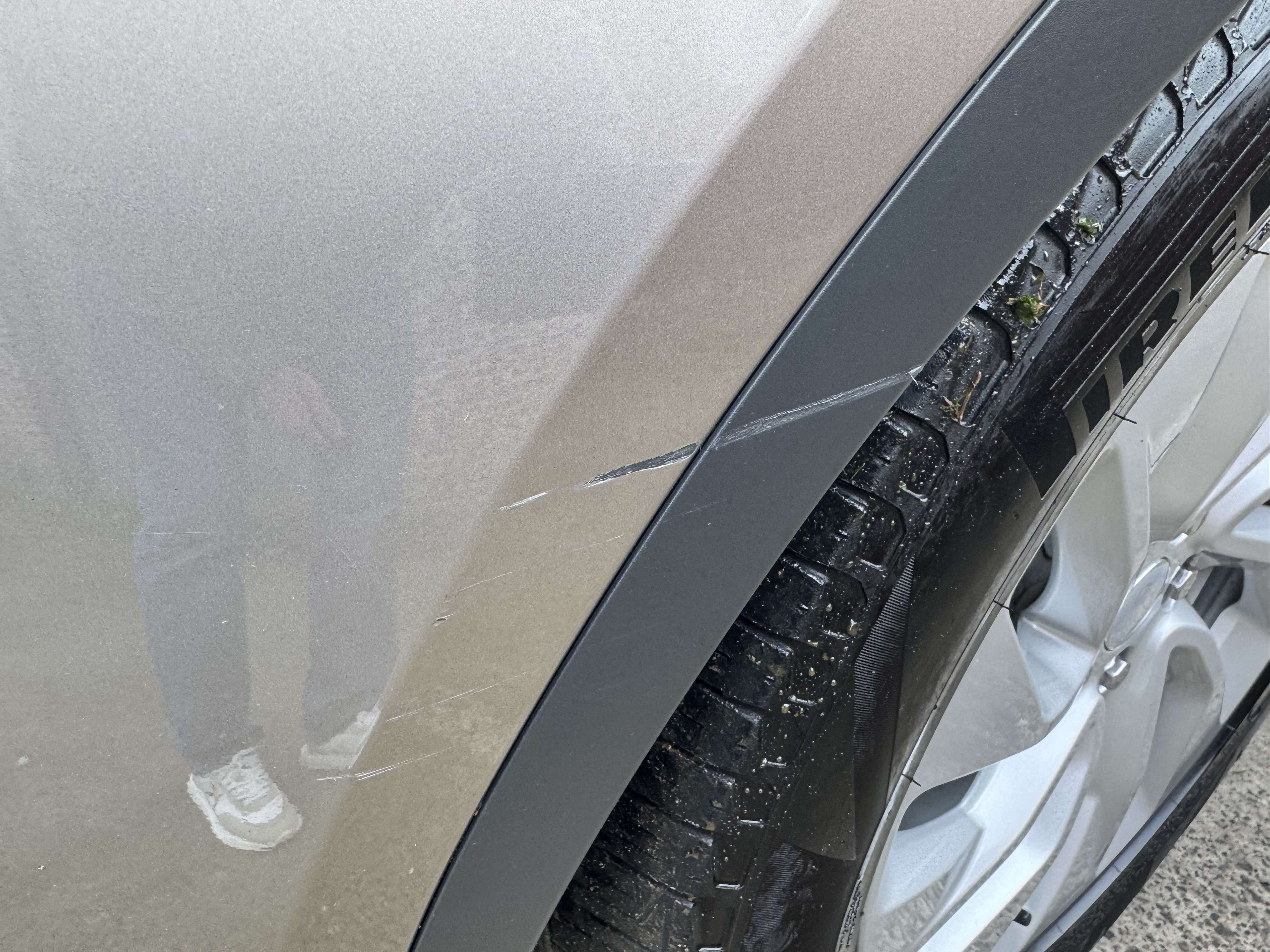Land Rover Discovery 3.0 D || PANO || CAM || GARANTIE 2027 || ATELAGE