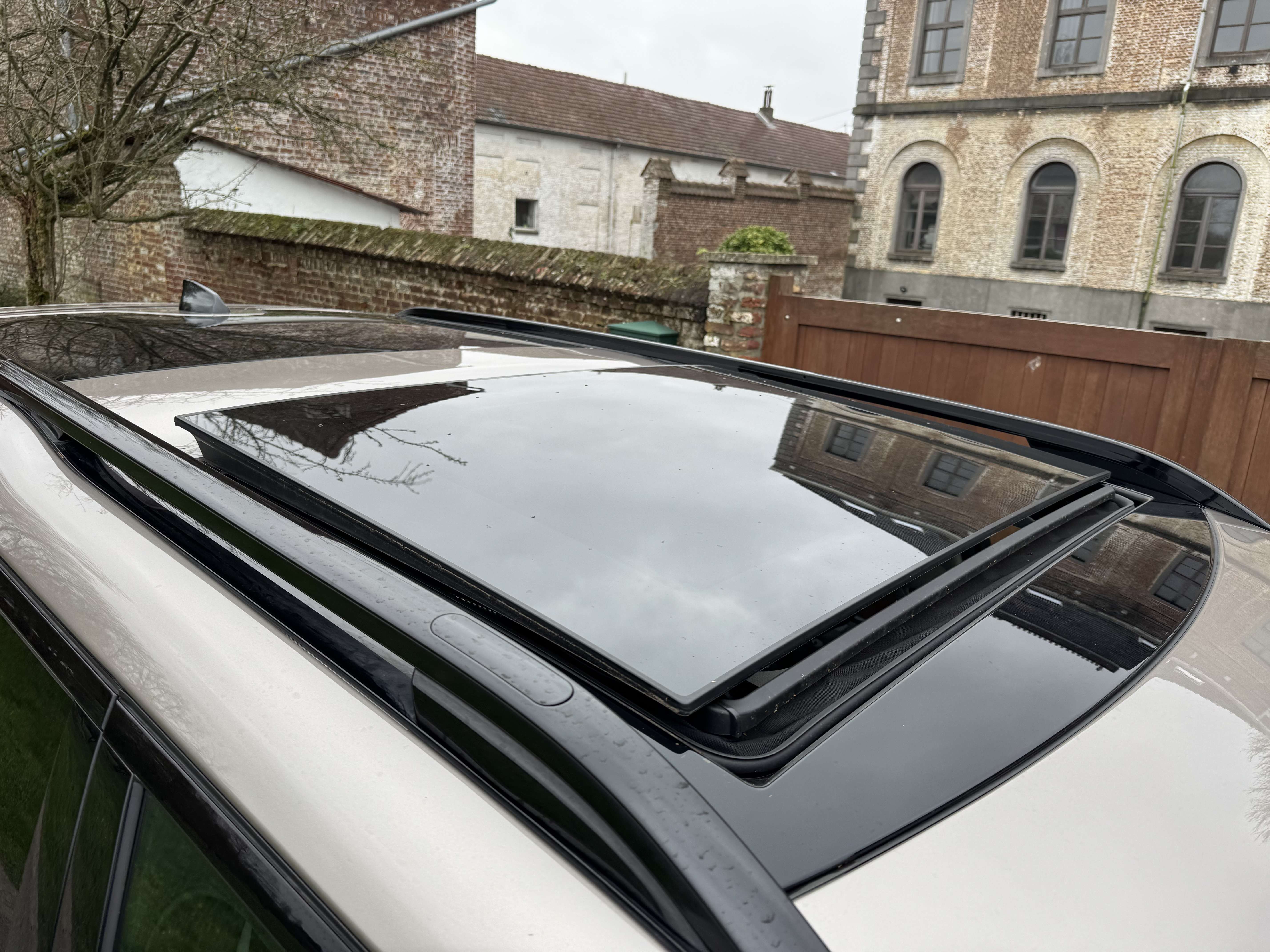 Land Rover Discovery 3.0 D || PANO || CAM || GARANTIE 2027 || ATELAGE
