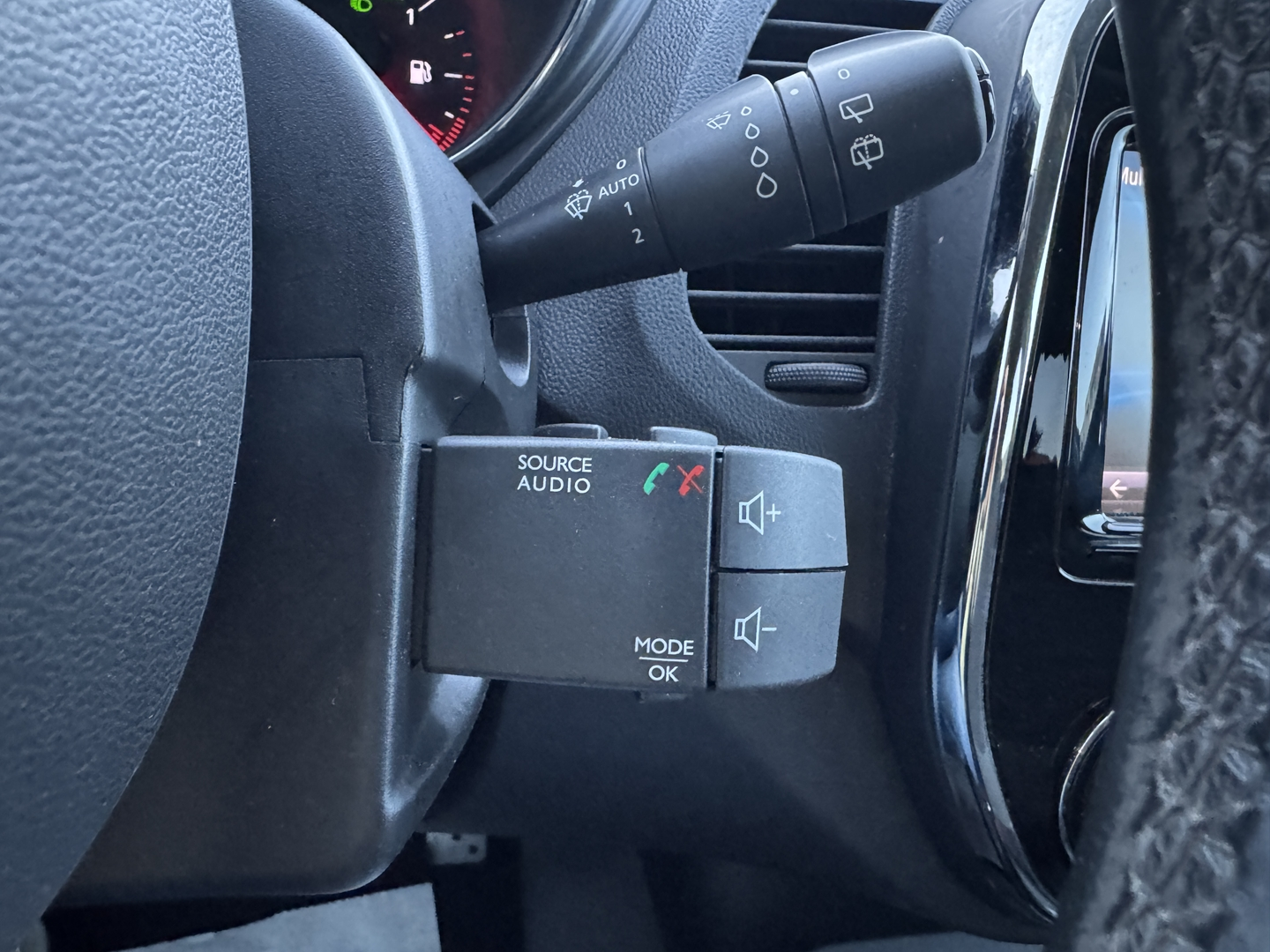 Renault CAPTUR 1.5 DCI 90CH STOP&START ENERGY INTENS EDC EURO6 2016