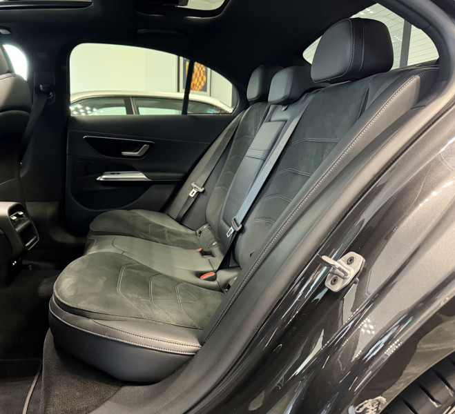 Mercedes-Benz CLASSE E / A PARTIR DE 722,26/MOIS* / 220 D 197+23CH AMG LINE 9G-TRONIC
