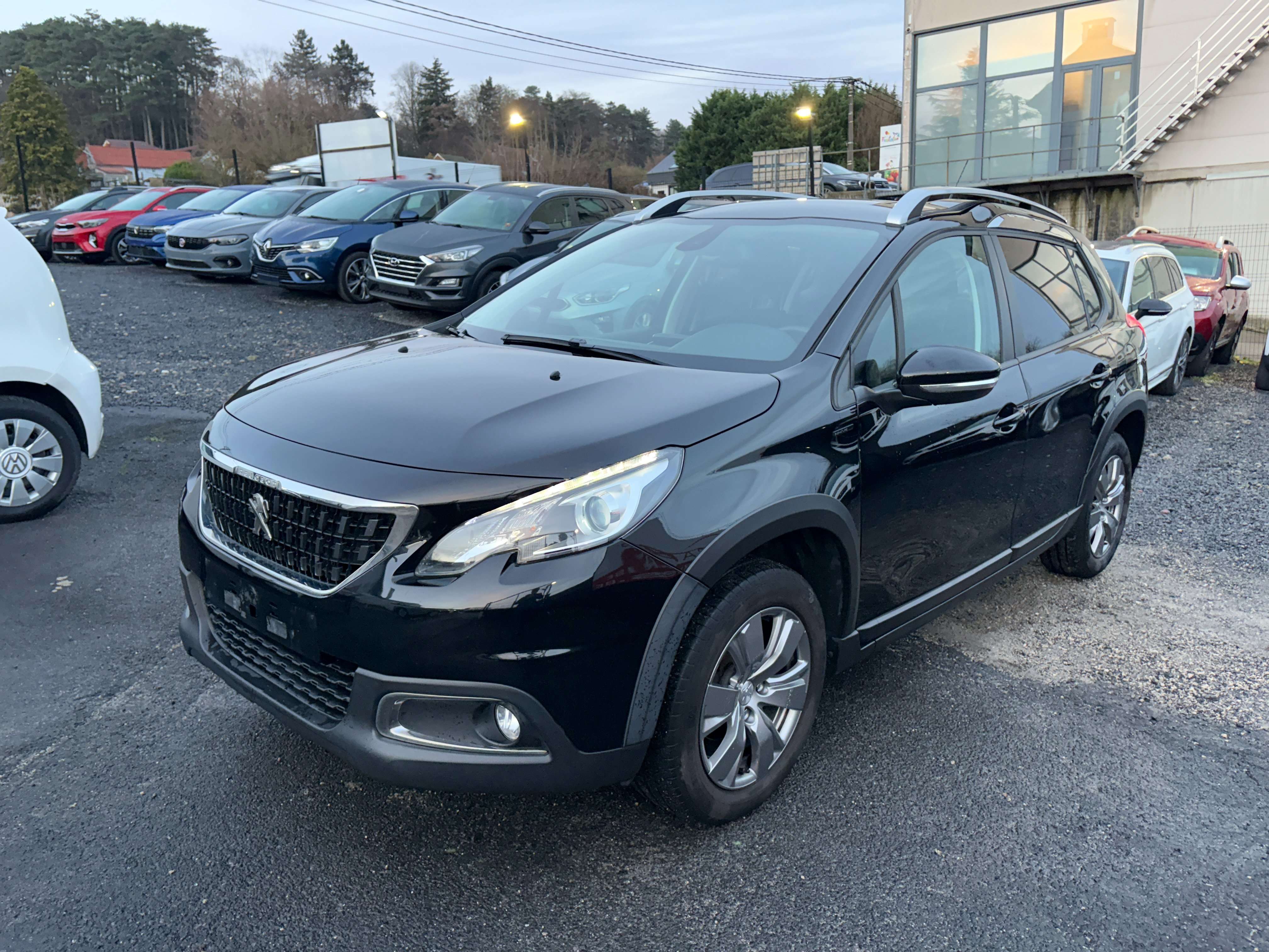 Peugeot 2008 1.2i Signature - EU6 - GARANTIE 1AN -