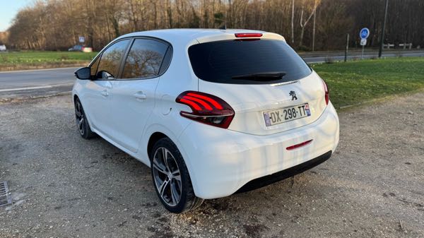 Peugeot 208 (2) 1.6 BLUEHDI 75 ACTIVE 5P