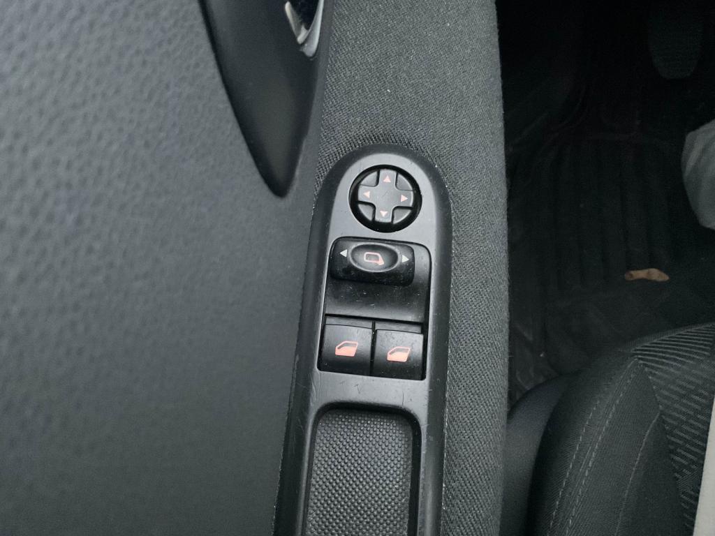 Peugeot 3008 1.6 HDi FAP - 112 Access PHASE 1 paiement en x fois ou credit possible