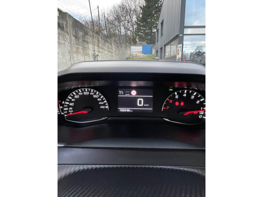Peugeot 2008 1.2i PureTech 12V S&S - 100 II 2019 Active Pack PHASE 1