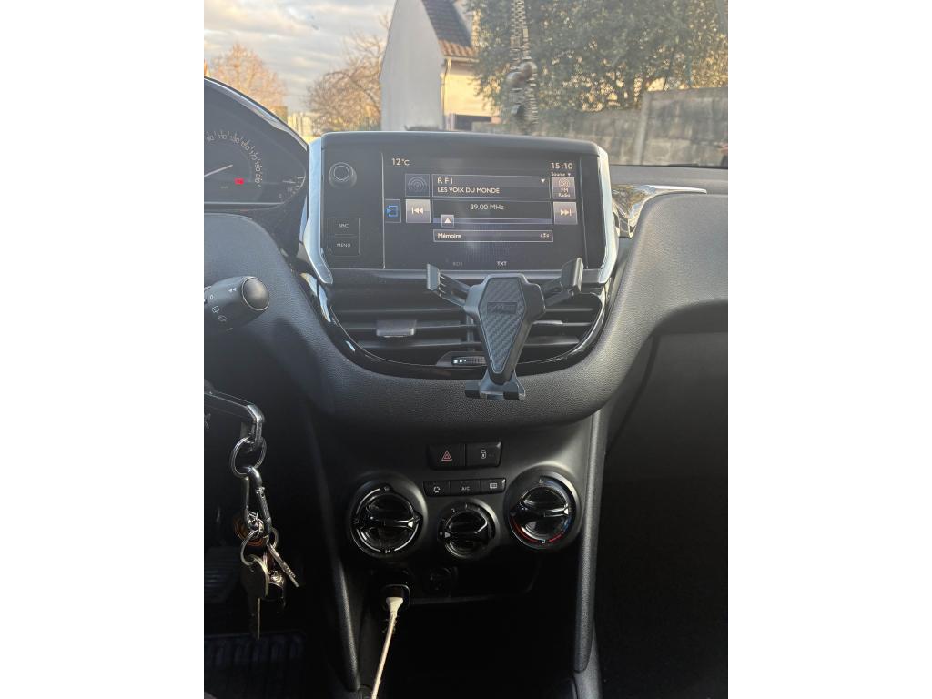 Peugeot 208 1.2i PureTech 12V - 82 BERLINE Urban Soul PHASE 2